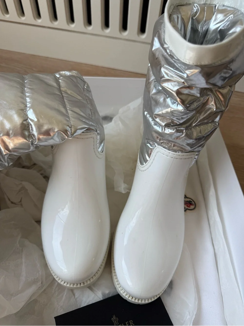 Moncler White Silver Gisele Waterproof Rain Boots Size 35 / US 4.5-5